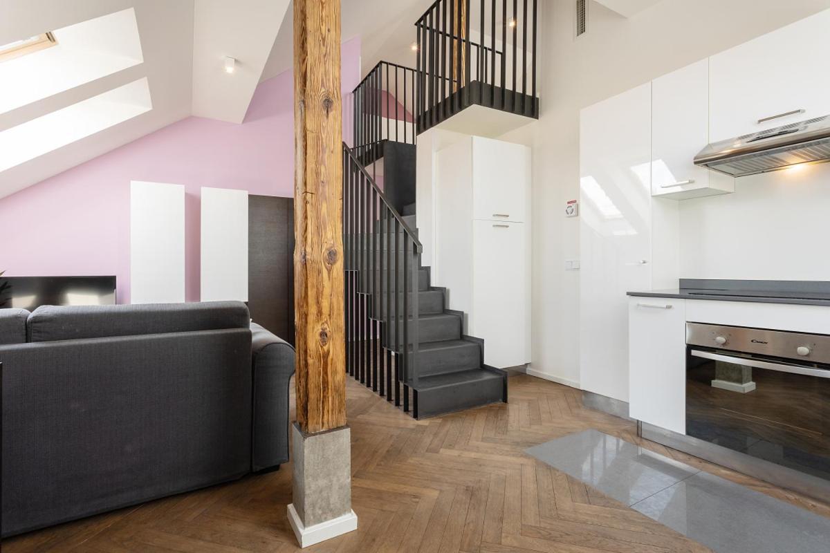 Modern Apartments Close To River Прага Екстер'єр фото