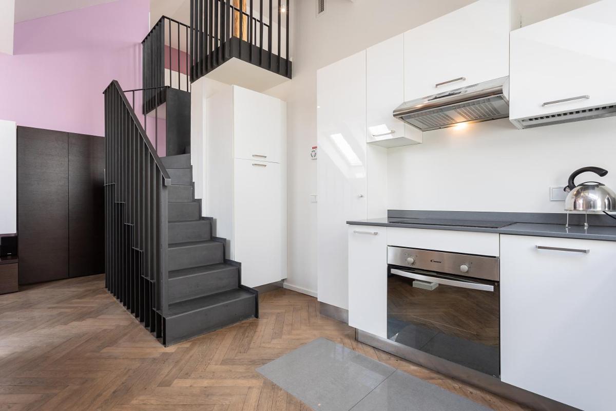 Modern Apartments Close To River Прага Екстер'єр фото