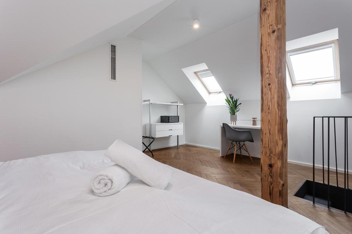 Modern Apartments Close To River Прага Екстер'єр фото
