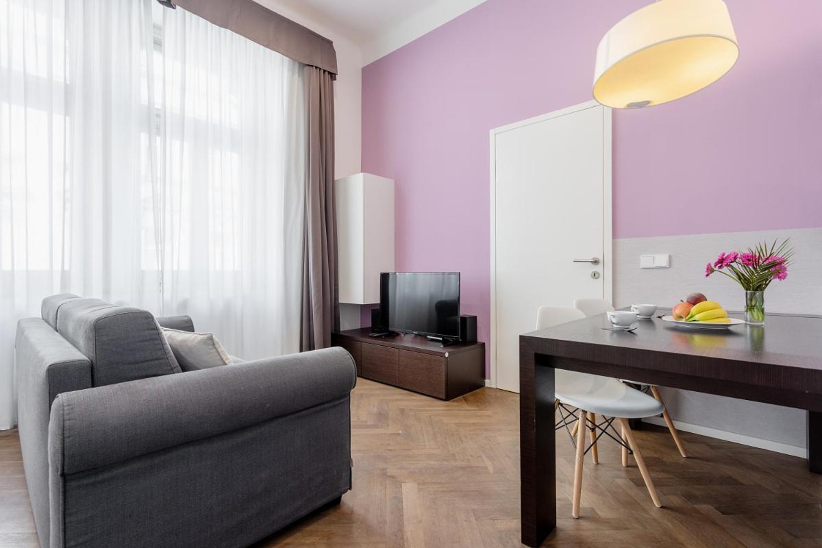 Modern Apartments Close To River Прага Екстер'єр фото