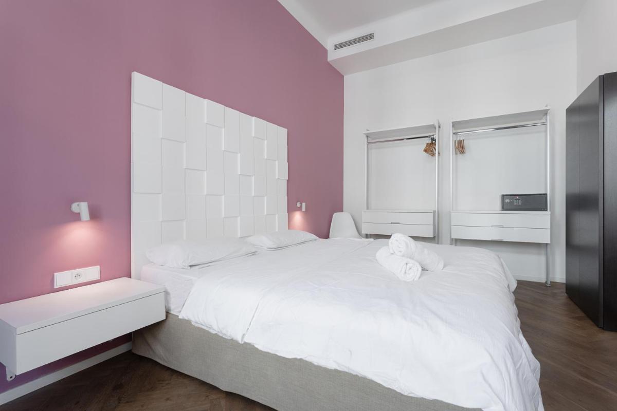 Modern Apartments Close To River Прага Екстер'єр фото