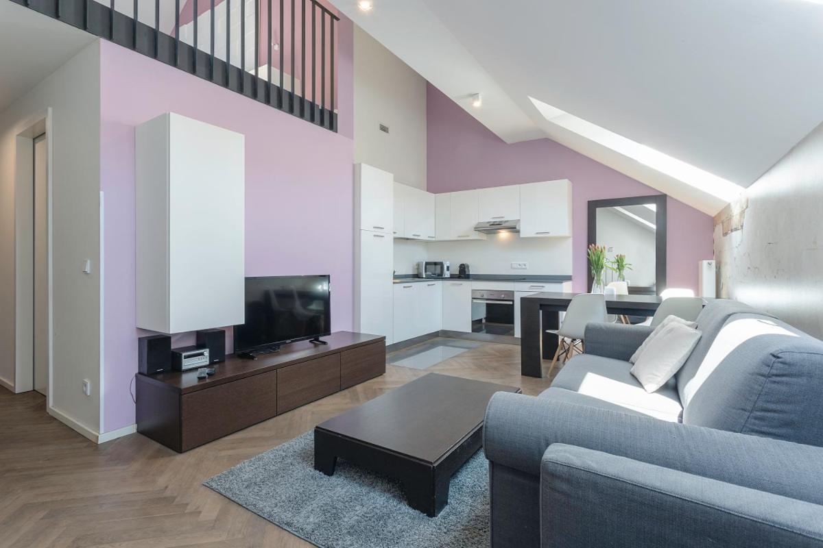 Modern Apartments Close To River Прага Екстер'єр фото